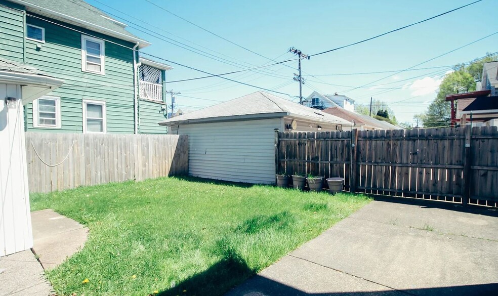 Backyard - 532 Tacoma Ave