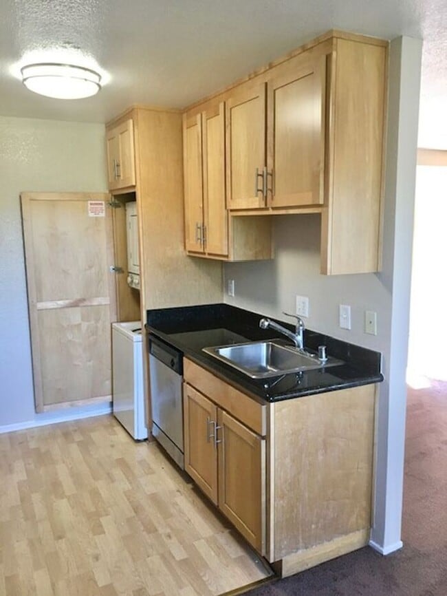 Building Photo - 1 bed 1 bath Condo in Benicia -- COMING SO...