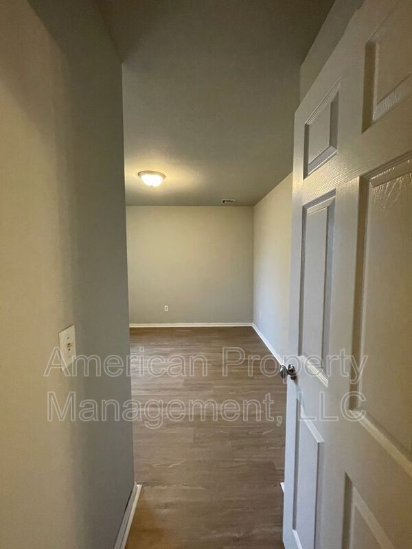 Building Photo - 11108 N 143rd E Ave