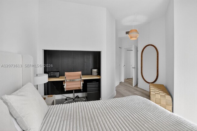Building Photo - 20185 E Country Club Dr