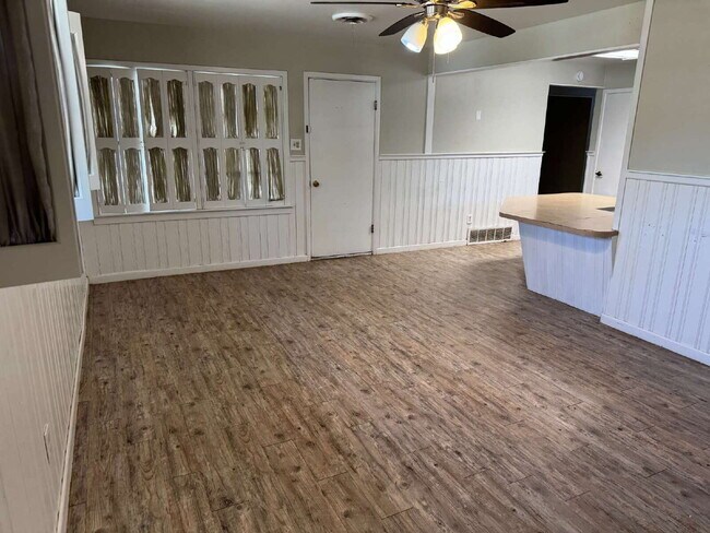 Building Photo - "Spacious 4-Bedroom Home with 2 Full Baths in Lubbock – 1,984 Sq Ft of Comfort!"