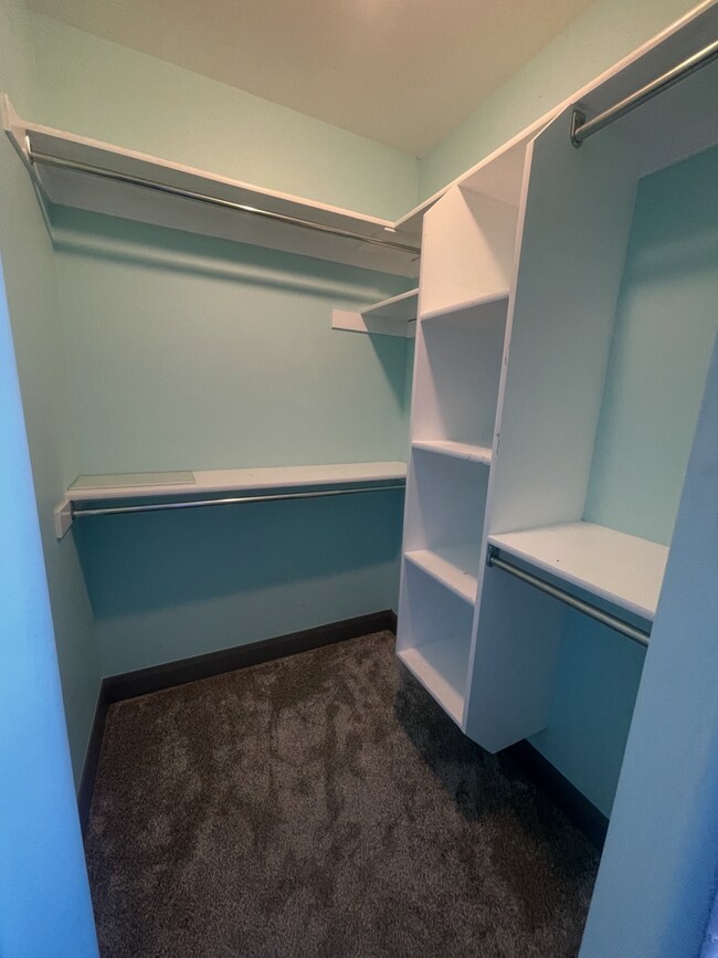 Building Photo - Pet Friendly!! 3-Bed Townhouse!