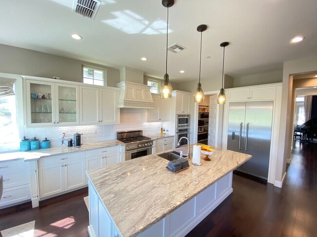 Building Photo - Wilder, Orinda!!!  4 Bed, 4.5 Bath, apx 3,380 Sq Ft.