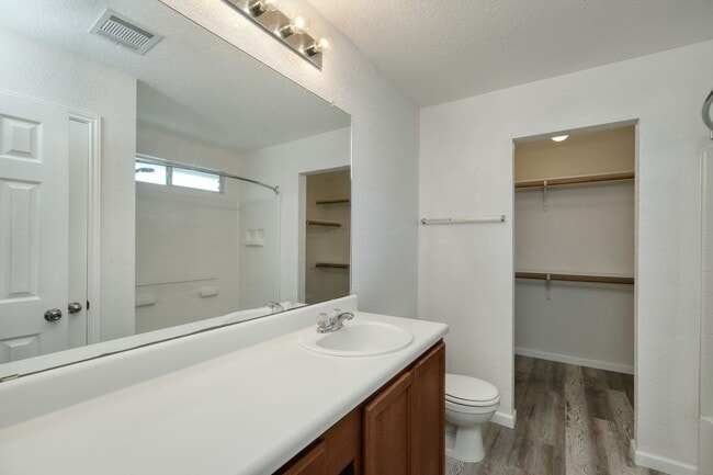 Building Photo - 4620 Acers Ln