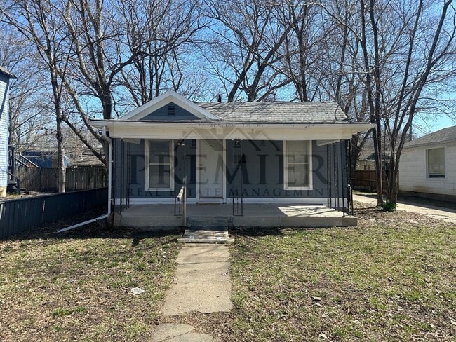 Primary Photo - Cute 2 bedroom / 1 bath rehabbed home - wa...