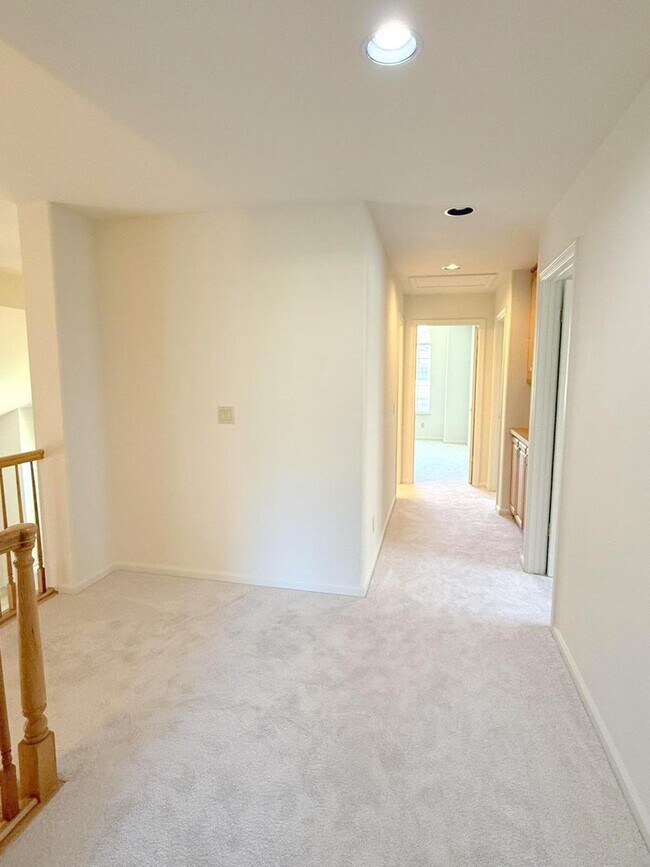 Building Photo - Terrific Danville Location Near Schools ! ...