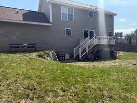 Building Photo - 207 Pasture Dr