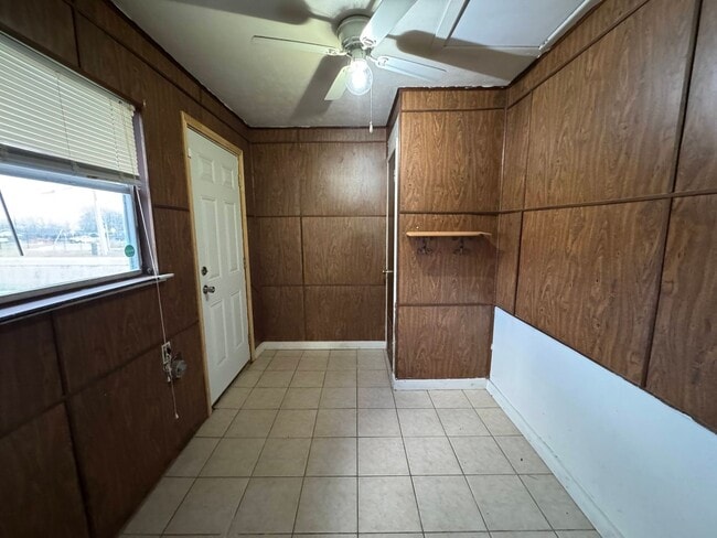 Building Photo - 1201 Ridgemont Dr