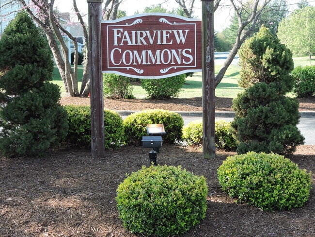 Building Photo - A Great Fairview Commons Townhome!
