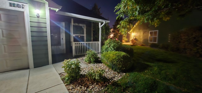 Building Photo - 721 Waterglen Dr