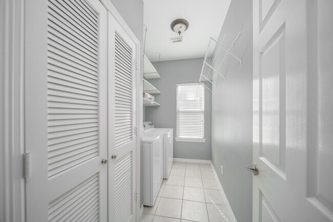 Building Photo - 21323 Sweet Grass Ln