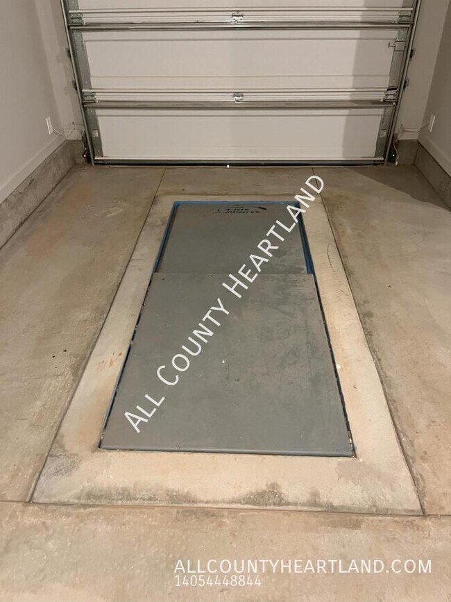 Building Photo - 3512 Tahoe Dr