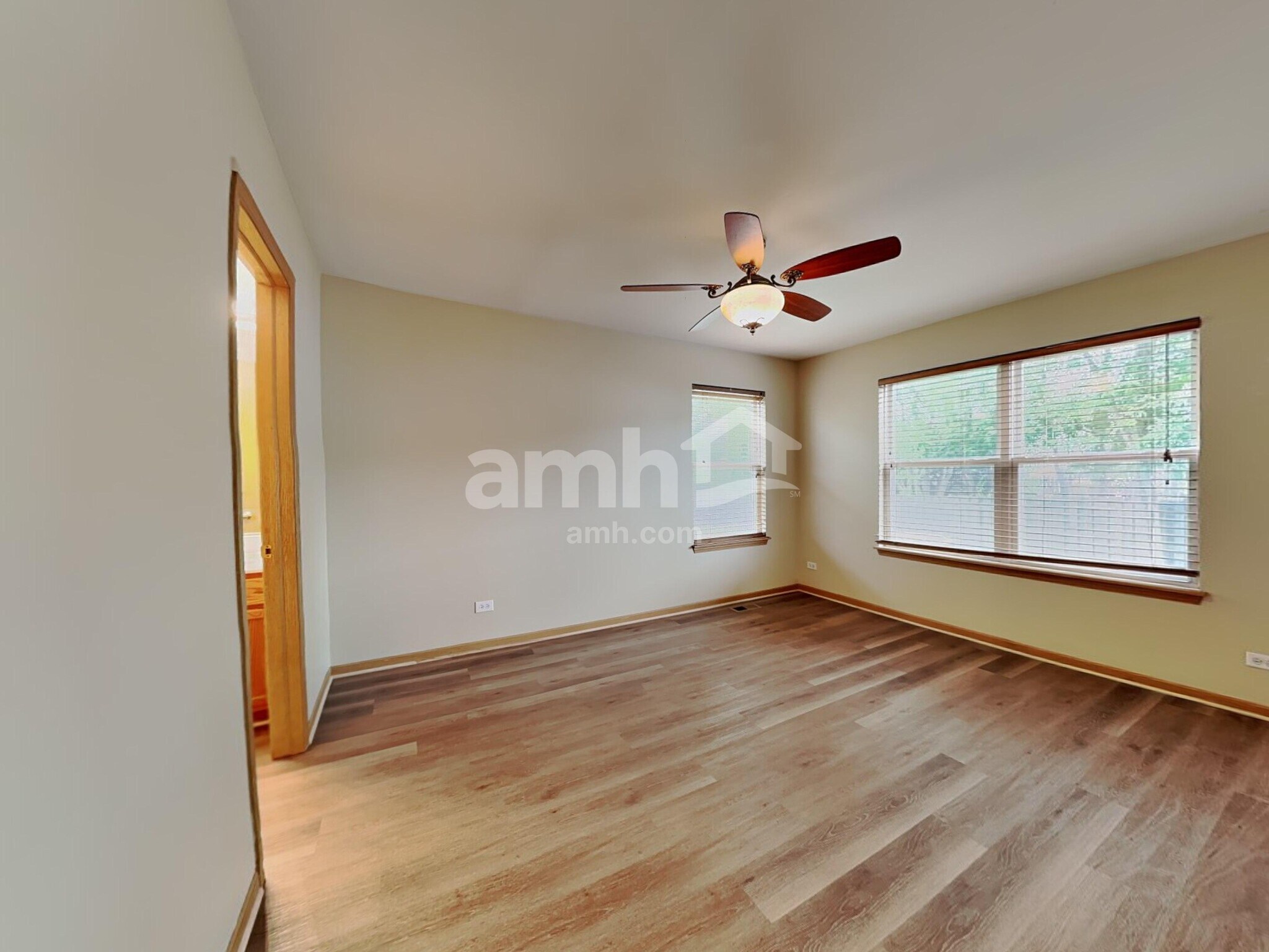 Building Photo - 560 S Annandale Dr