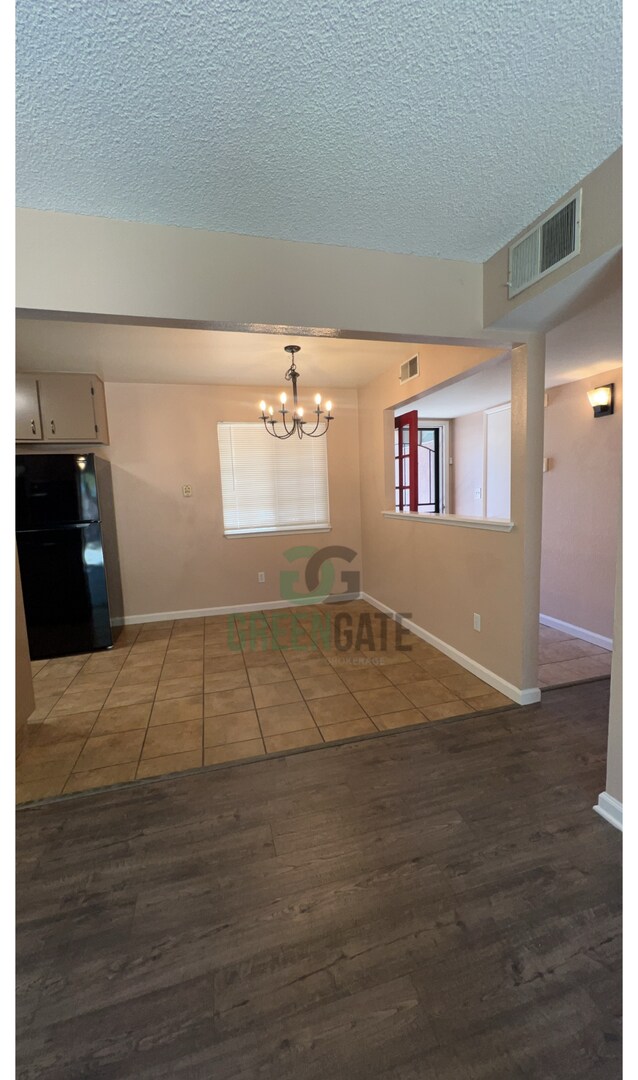 Building Photo - 3 BEDROOM 2 BATH MOVE IN READY IN MODESTO!!