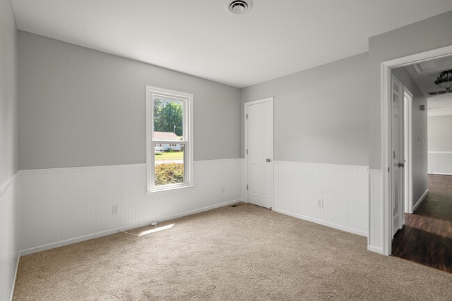 Building Photo - 5712 Sara Kay Dr