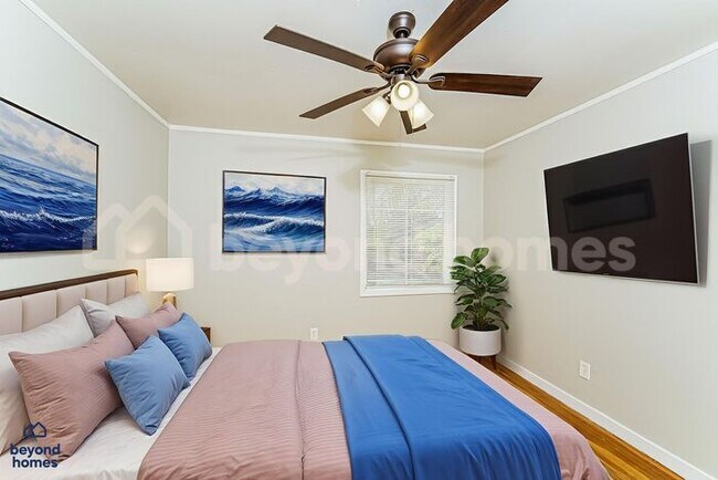 Building Photo - Spacious 3-edroom, 1.5-Bath home available...