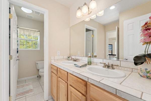 Building Photo - 11770 Leavenworth Dr