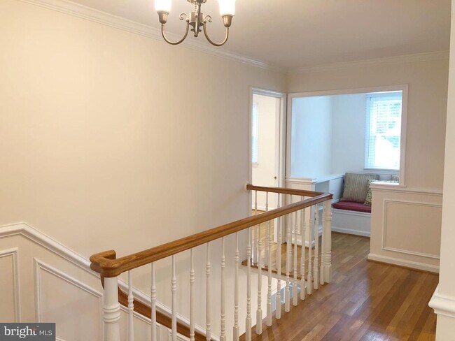 Building Photo - 7327 Yates Ct