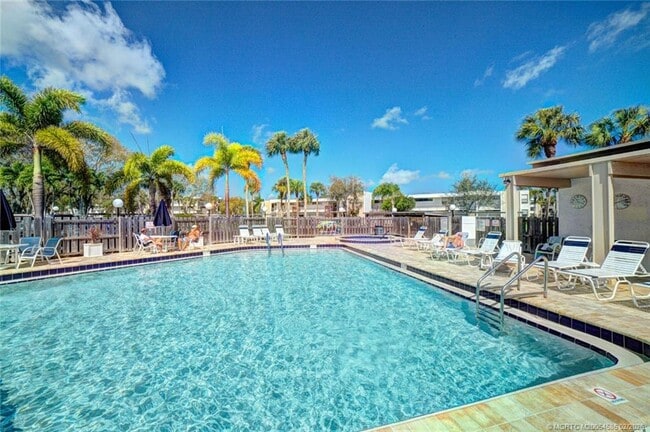 Building Photo - 1950 SW Palm City Rd