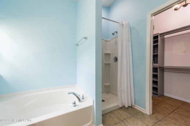 Building Photo - 4667 Pine Lake Dr