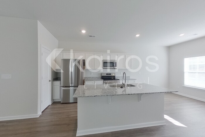 Building Photo - 2541 Banyon Cir