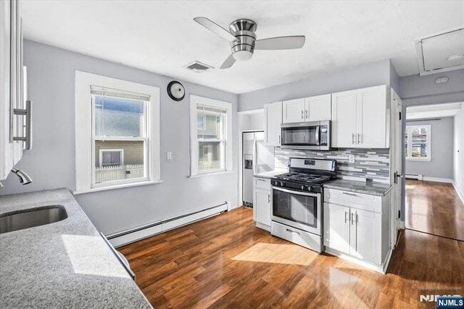 Building Photo - 79 Lincoln Ave