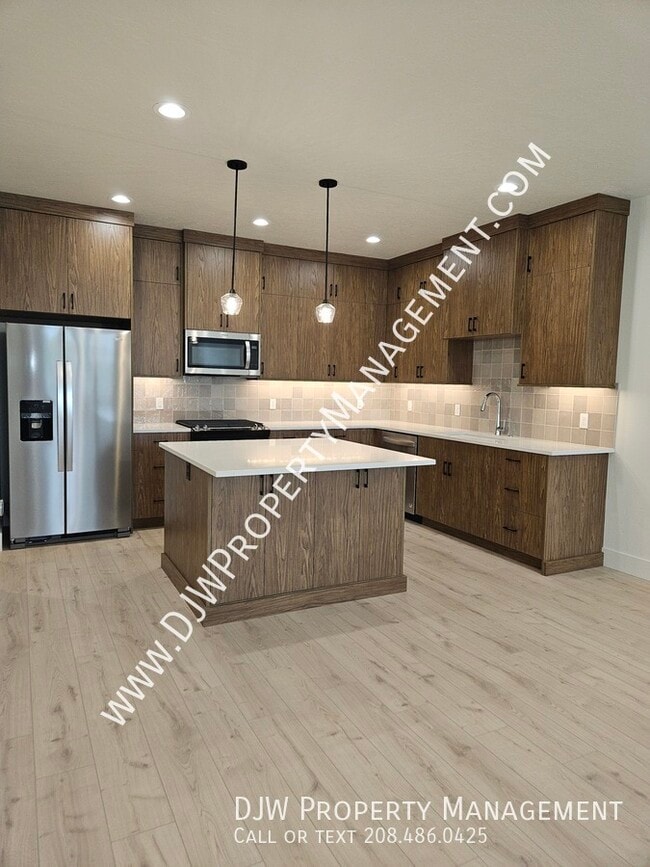 Building Photo - 1199 N Webb Wy