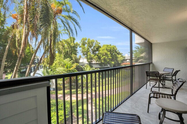 Building Photo - 600 Neapolitan Way