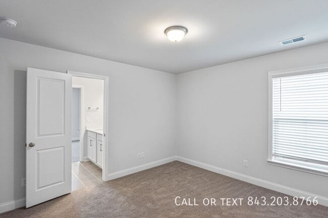 Building Photo - 319 Green Fern Dr