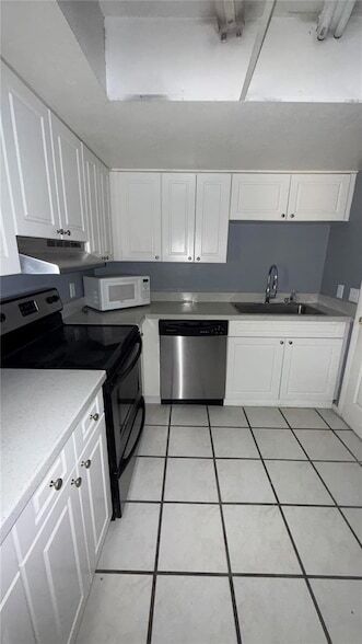 Building Photo - 2416 Swailes Dr