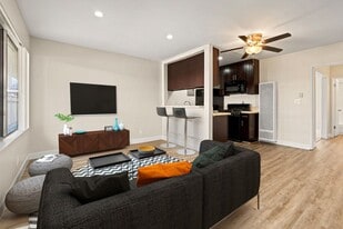 Building Photo - Riverside Apartments