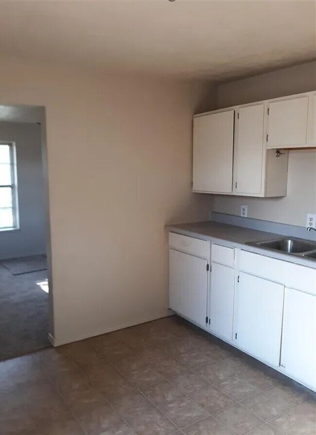 Building Photo - Affordable 2 Bedroom, 1 Bathroom Home only $750!