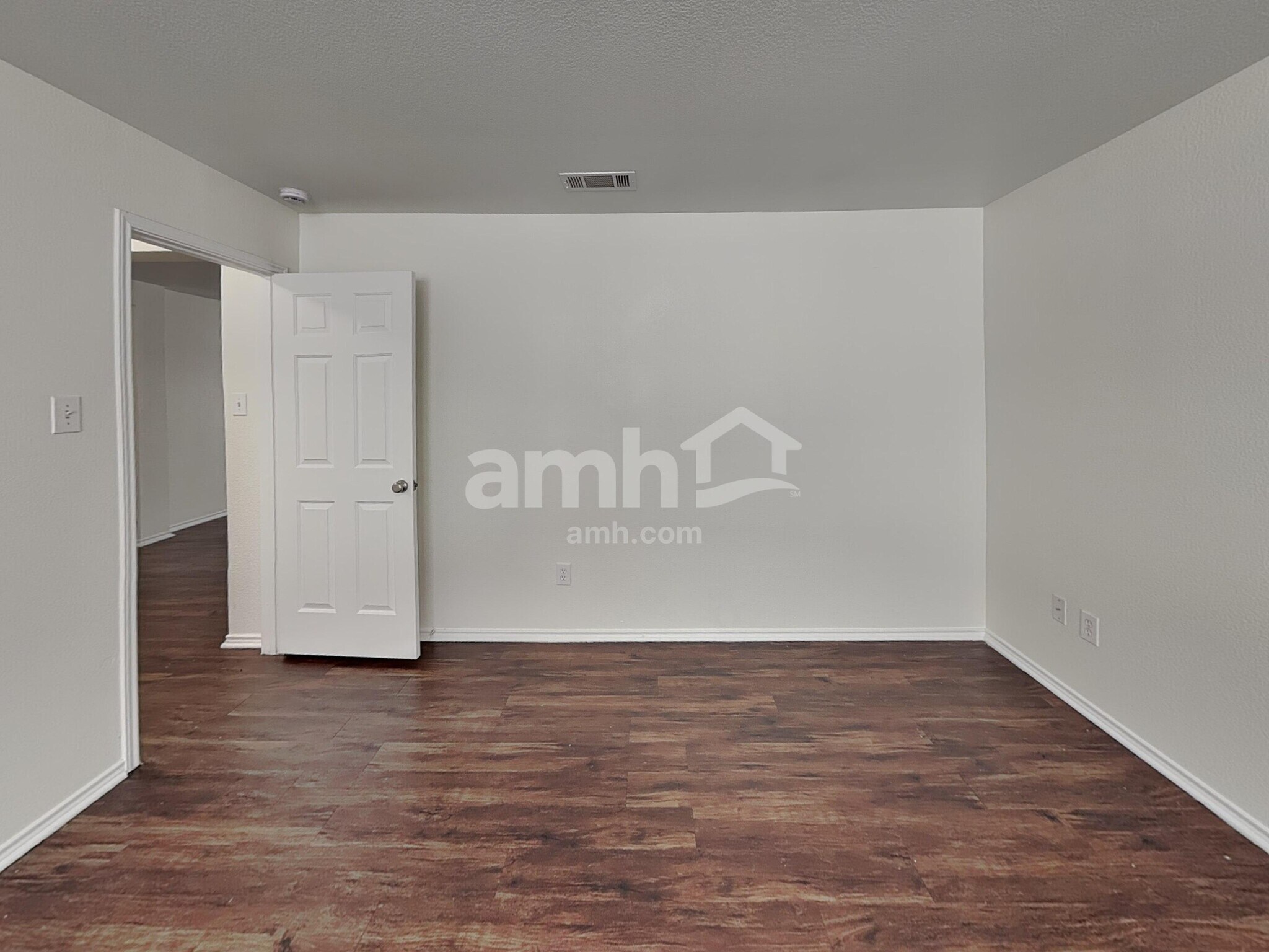 Building Photo - 14117 Cochise Dr