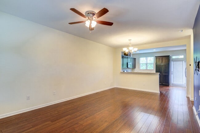 Building Photo - Townhome minutes from Lenovo Center: Available September 10th