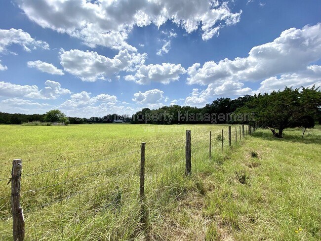 Building Photo - 624 Deer Creek Dr W