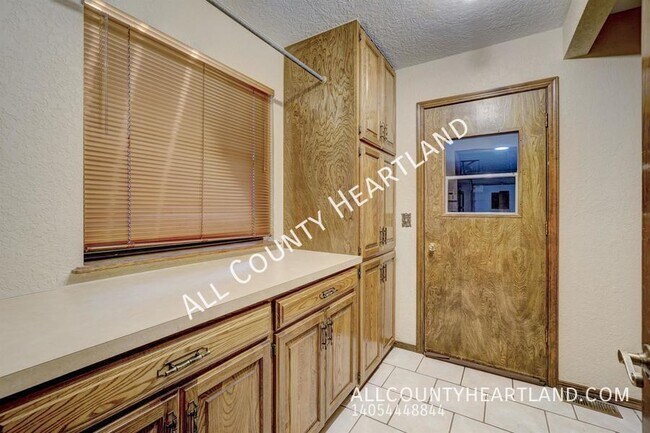 Building Photo - 10408 Casa Linda