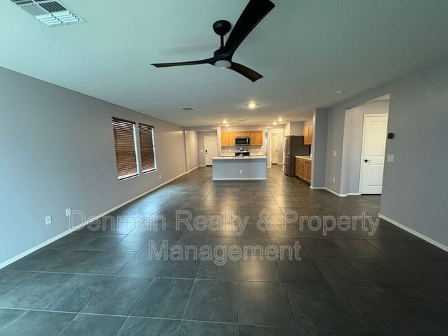 Building Photo - 1633 W Pinkley Ct