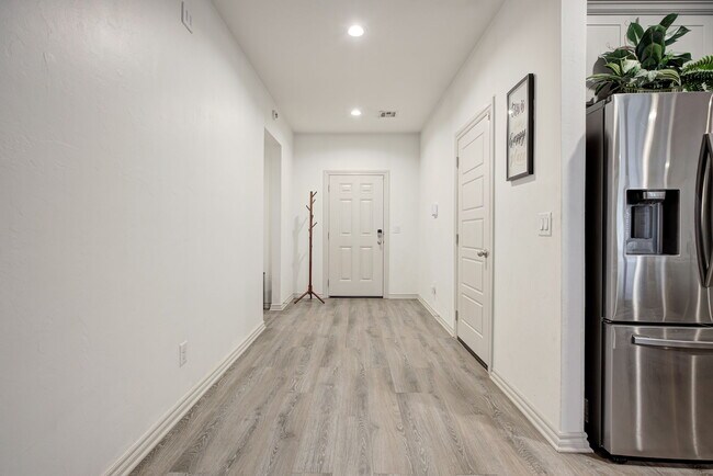 Building Photo - 14701 Travertine Fls Ln