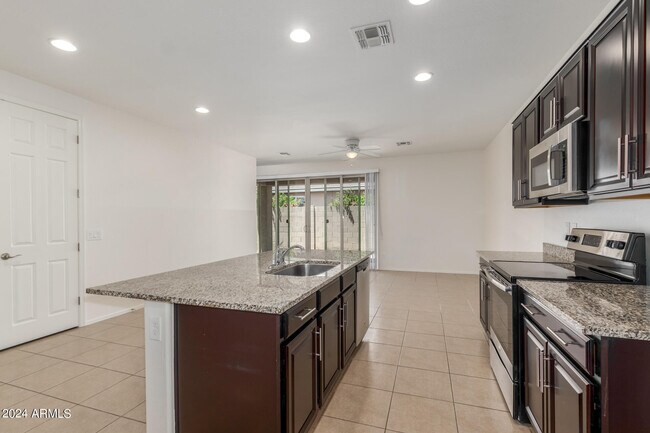 Building Photo - 4808 W Lydia Ln