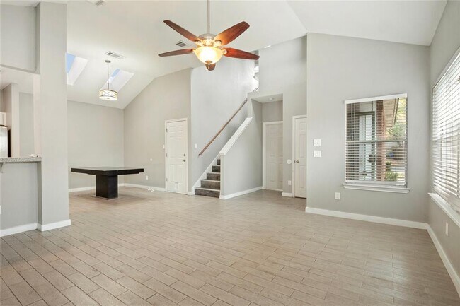 Building Photo - 16801 Gravesend Rd