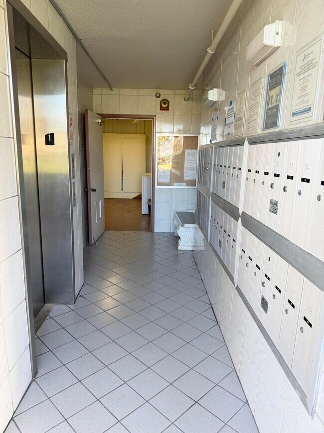 Building Photo - 37 Preston A