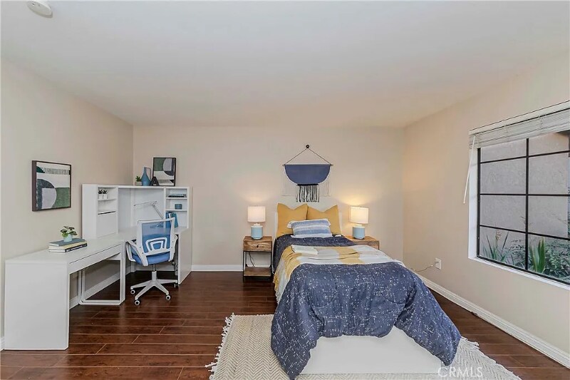 Building Photo - 2410 Plaza De Vista