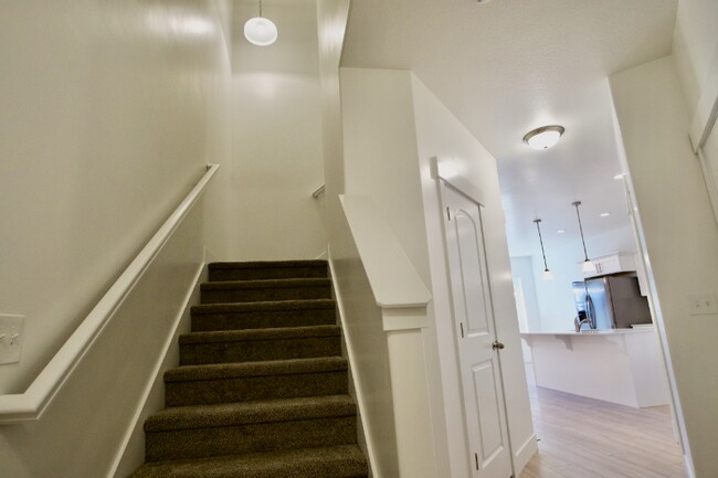 Building Photo - 272 W 560 N