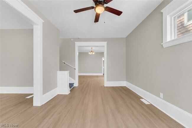 Building Photo - 1344 E 112th St