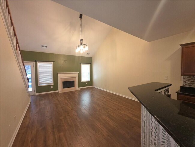 Building Photo - 113 Macalester Dr