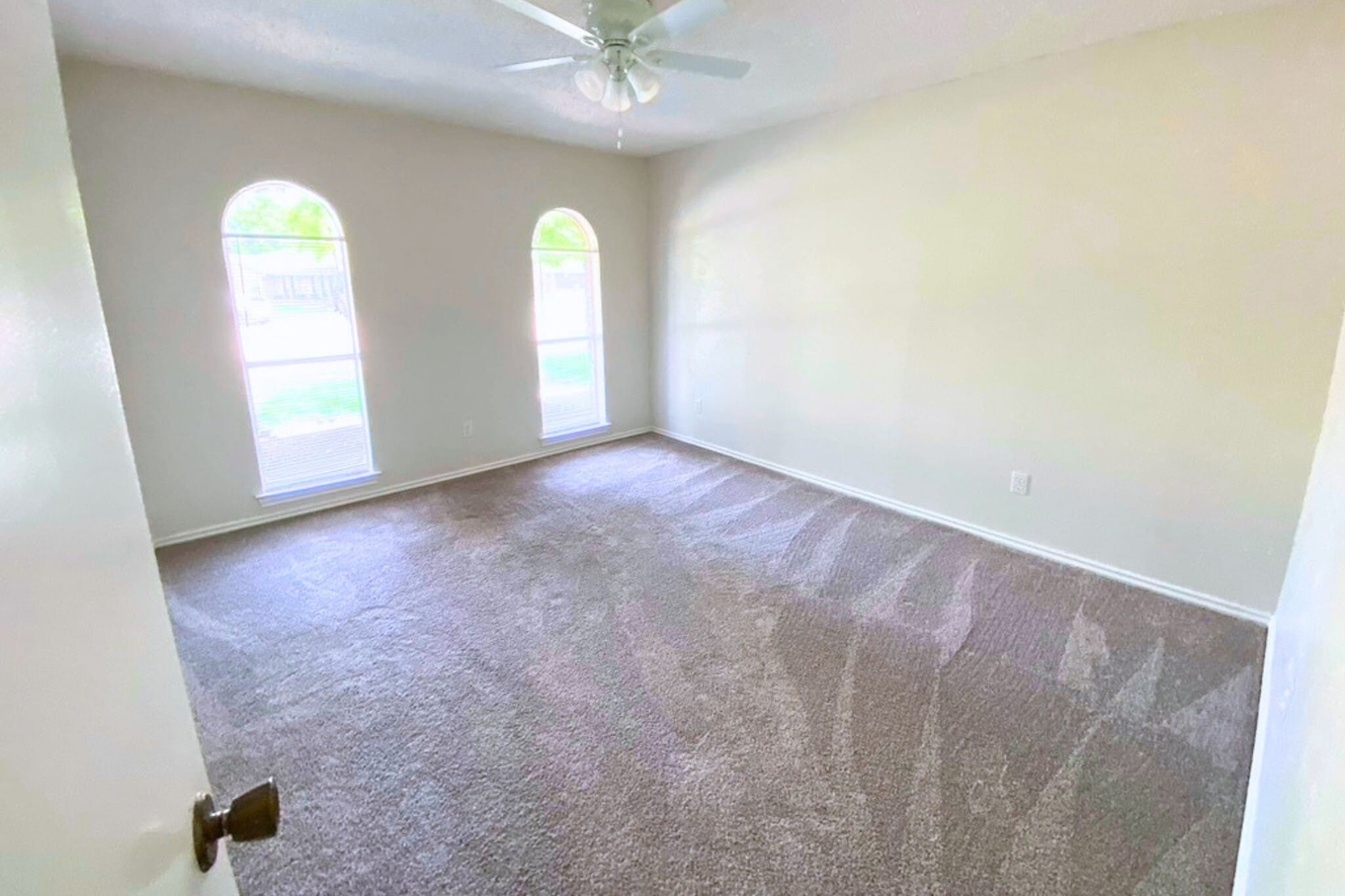 Building Photo - 2917 Las Palmas Ln