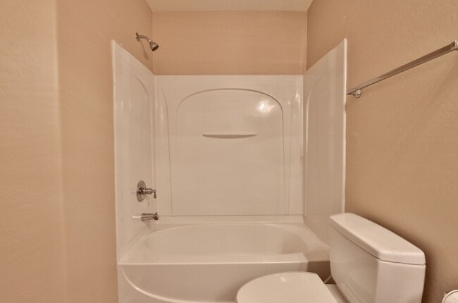 Building Photo - Beautiful Gilbert 3 bed/3 bath Home in The Gardens Community