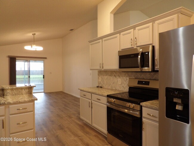 Building Photo - 3685 Kestrel Ct