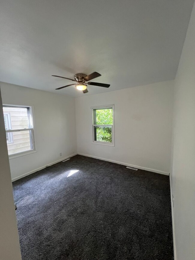 Building Photo - 210 N Lincoln Ave