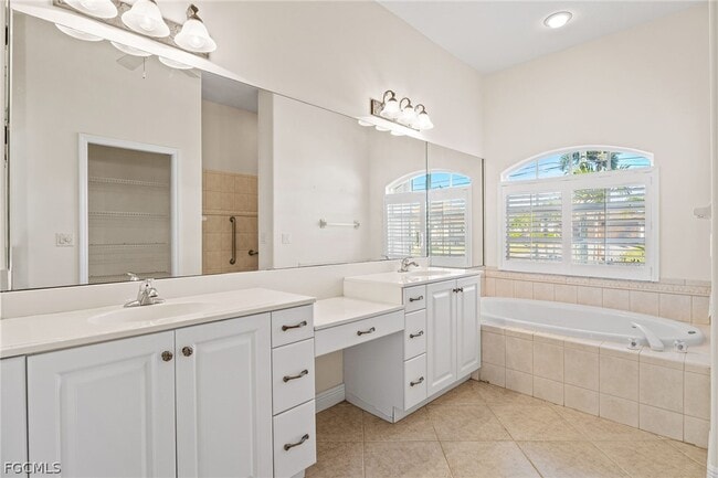 Building Photo - 2822 SW 49th Terrace